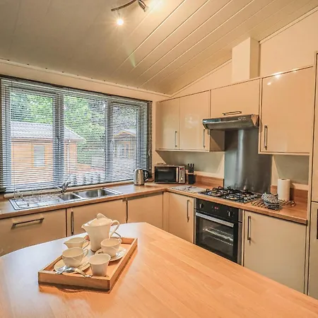 度假居 Daffodils *